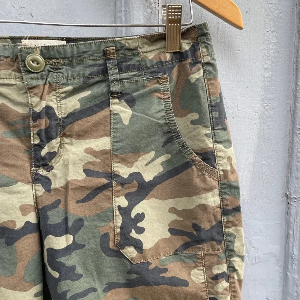 NOT FOR SALE Sanctuary Camoflage Straight Chinos, size 26 - Picture 4 of 9